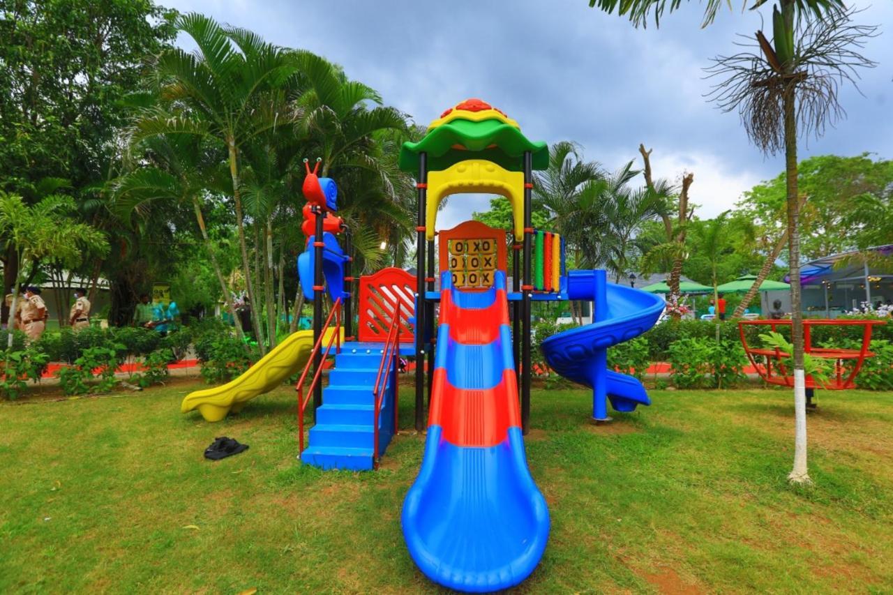White Feather Resort Kauncha Silvassa Esterno foto