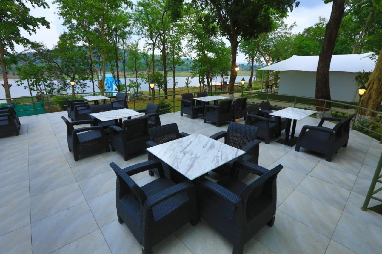 White Feather Resort Kauncha Silvassa Esterno foto