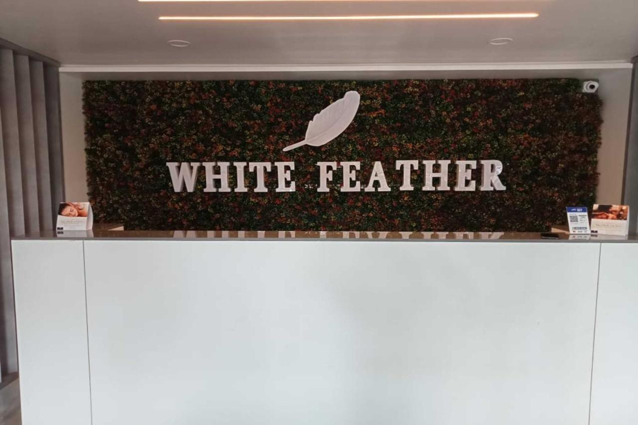 White Feather Resort Kauncha Silvassa Esterno foto