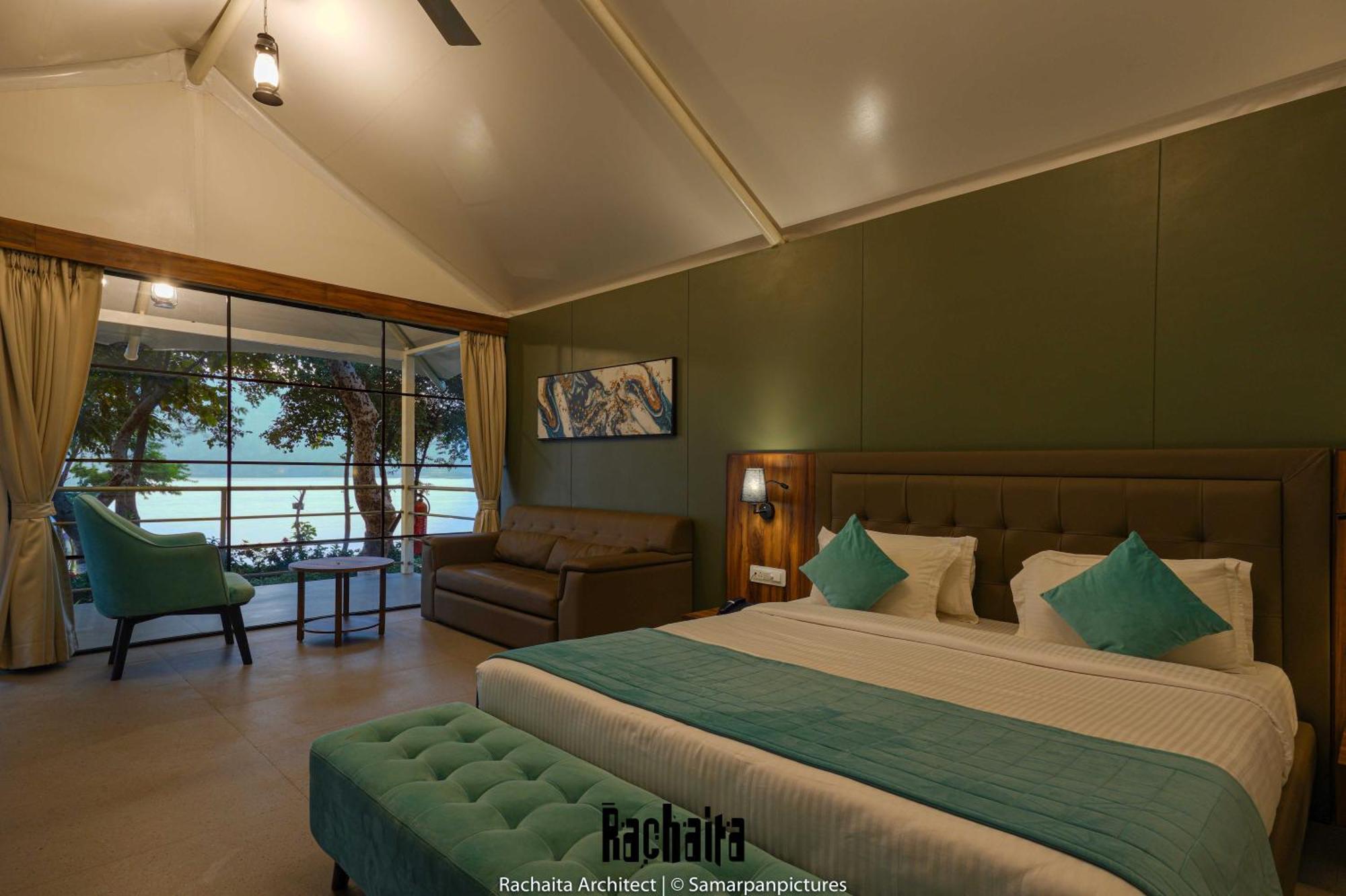 White Feather Resort Kauncha Silvassa Esterno foto