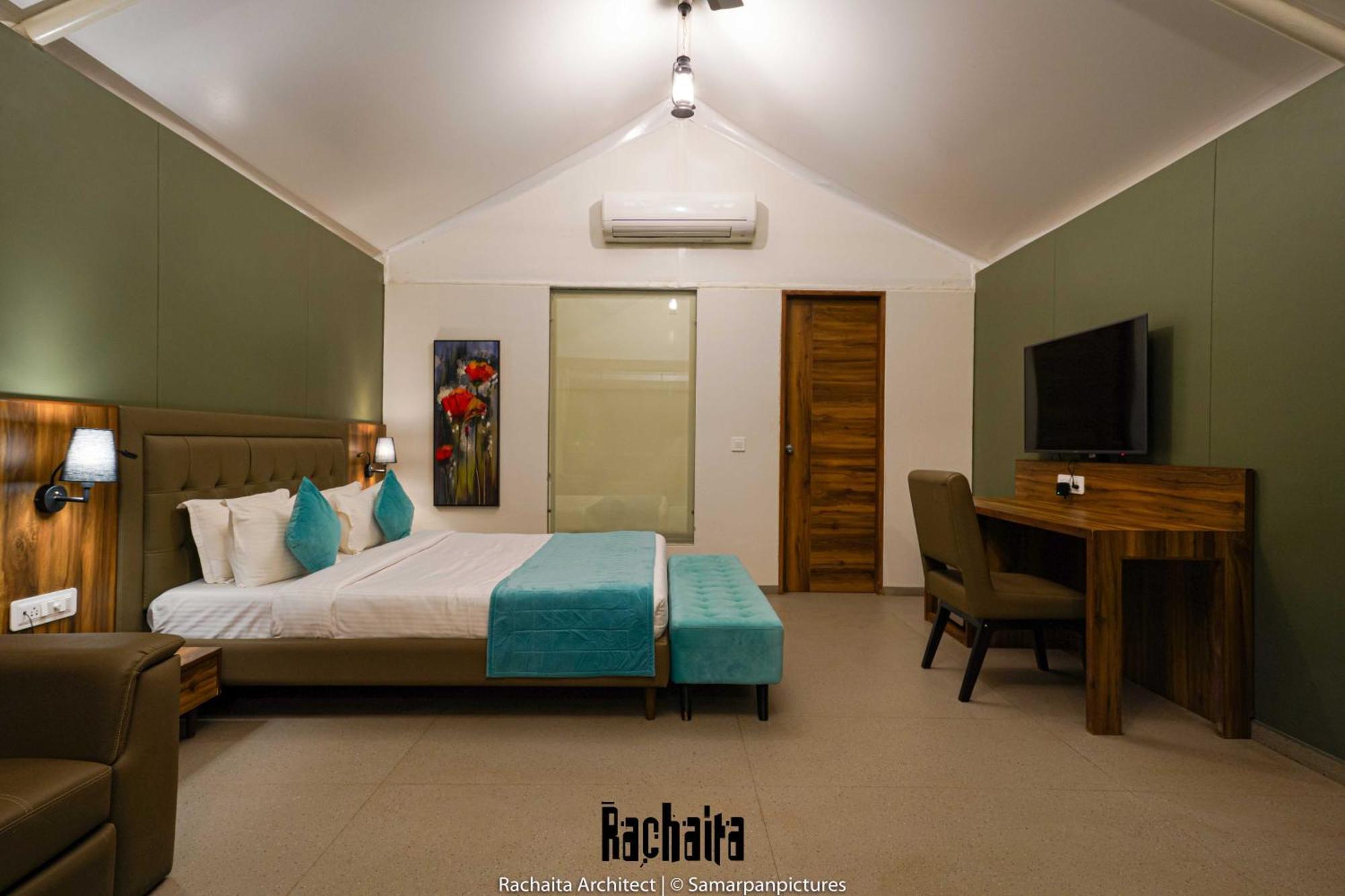 White Feather Resort Kauncha Silvassa Esterno foto