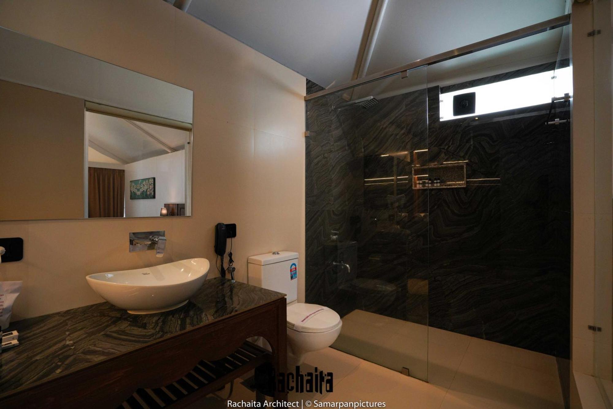 White Feather Resort Kauncha Silvassa Esterno foto